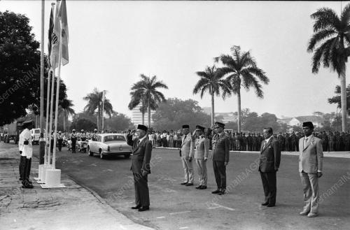HARI PAHLAWAN