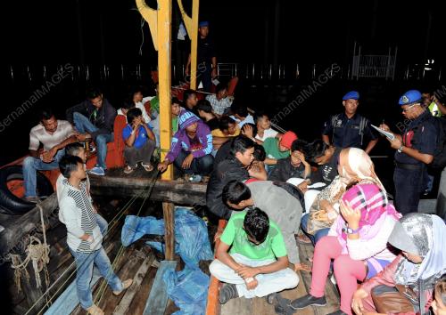 PG08_04012014_INDON_TAHAN