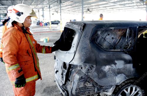 PG08_04022013_BOMBA_KERETA
