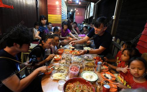 PG08_04022019_MAKAN_BESAR_BN201901299507