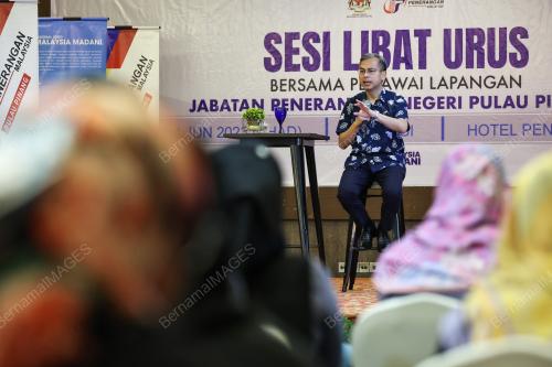 FAHMI FADZIL