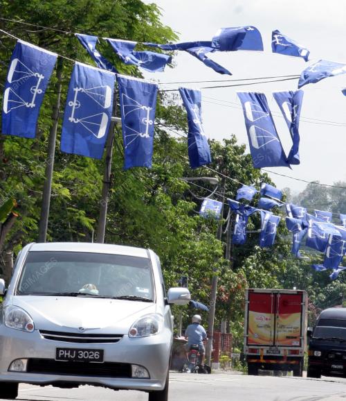 BENDERA BN DI PERMATANG PAUH