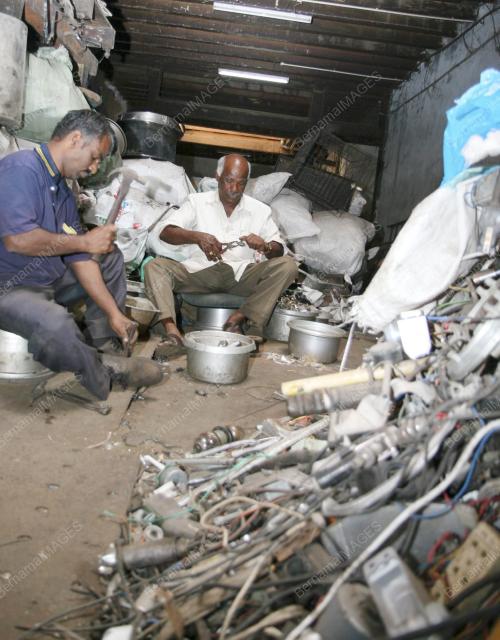 KEDAI BARANG LUSUH
