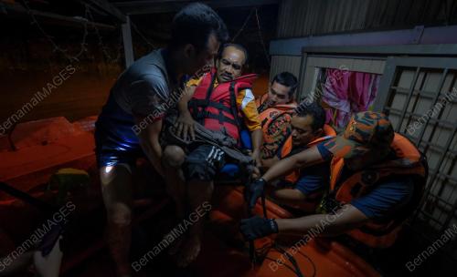 PG08_06112017_BANJIR