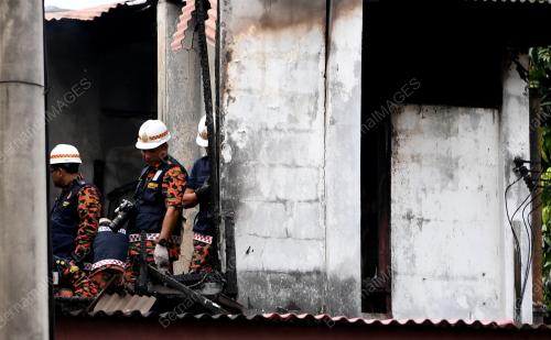 KANAK-KANAN RENTUNG DALAM KEBAKARAN