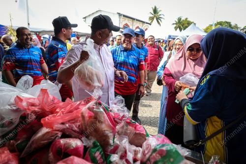 DATUK SERI REEZAL MERICAN NAINA MERICAN