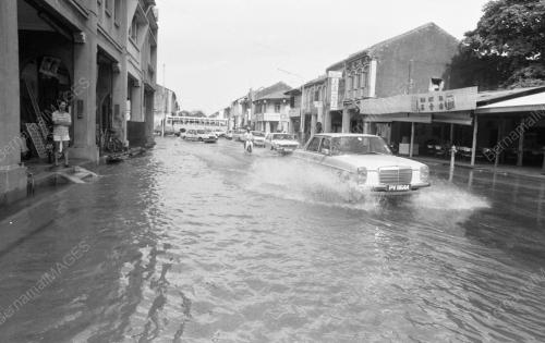 PG08_09072015_BANJIR