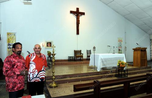 PG08_10082012_GEREJA