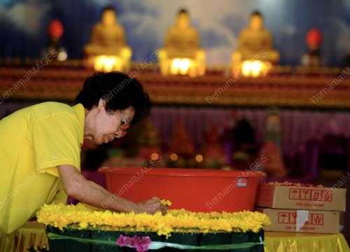 PG08_11052014_HIASAN_WESAK