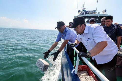 DATUK SERI DR SHAMSUL ANUAR NASARAH