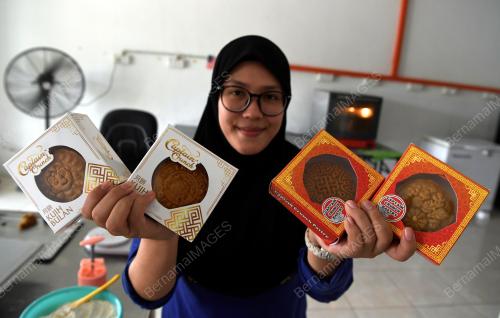 PG08_12092019_FARAH_KUIH_BULAN_BN201909120807