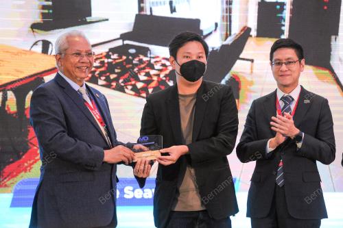 TAN SRI ANNUAR MUSA