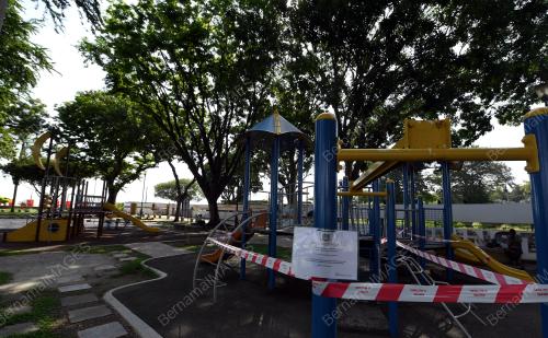 TAMAN PERMAINAN TUTUP