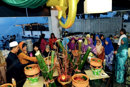 PG08_15072013_BUKA_PUASA