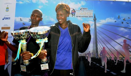 PG08_16112014_JUARA_MARATHON