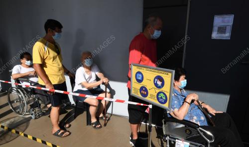 SUNTIKAN VAKSIN COVID-19
