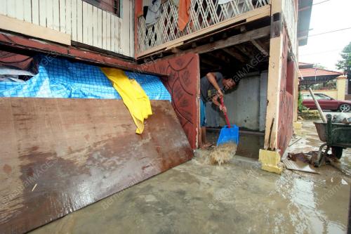 BANJIR KILAT