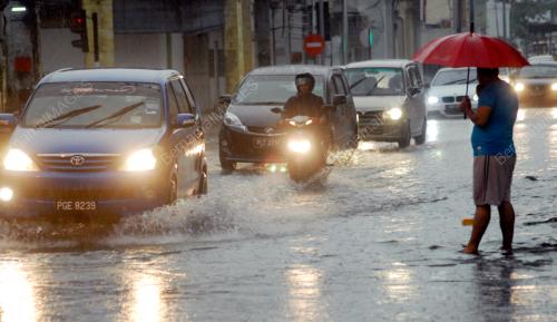 PG08_19112015_BANJIR
