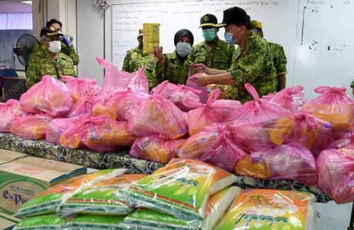 BANTUAN MAKANAN UNTUK RELA