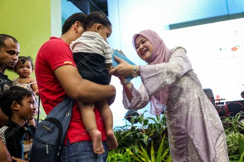 FADHLINA SIDEK