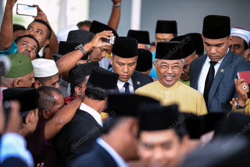 AL-SULTAN ABDULLAH RI'AYATUDDIN AL-MUSTAFA BILLAH SHAH