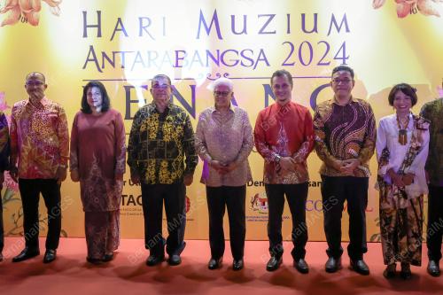 TUN AHMAD FUZI ABDUL RAZAK