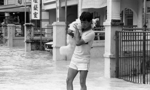 PG08_22062015_BANJIR_KILAT