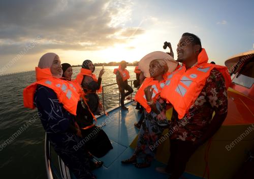 SUNSET CRUISE PULAU JEREJAK