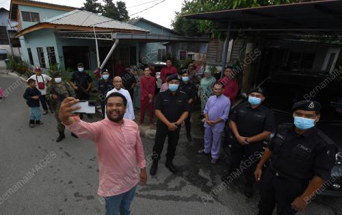 POLIS PERIKSA RUMAH