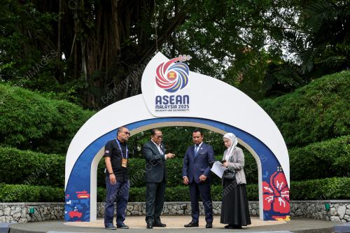DATUK SERI MOHAMED KHALED NORDIN