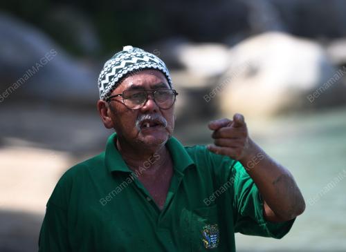 PANTAI ESEN