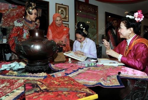 PG08_30092015_PERMAISURI_TENUN