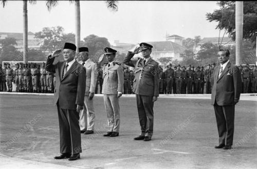 HARI PAHLAWAN