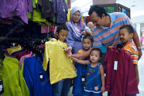PG09_05082012_BELI_BAJU_RAYA