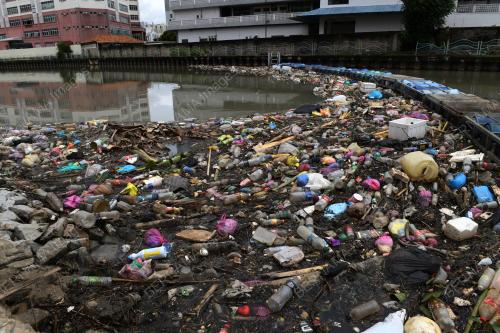 SAMPAH CEMAR SUNGAI