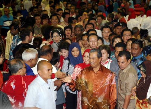 PG09_06022011_ORANG_RAMAI