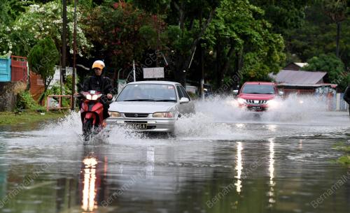 PG09_06052019_BANJIR_KILAT_BN201905068940