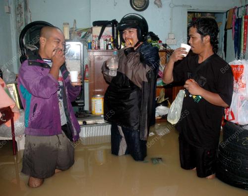 BANJIR KILAT