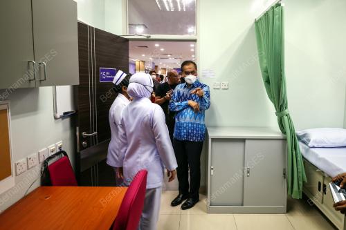 DATUK SERI DR DZULKEFLY AHMAD