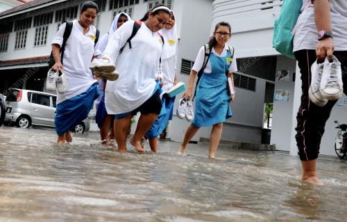 PG09_08032012_HARUNGI_BANJIR