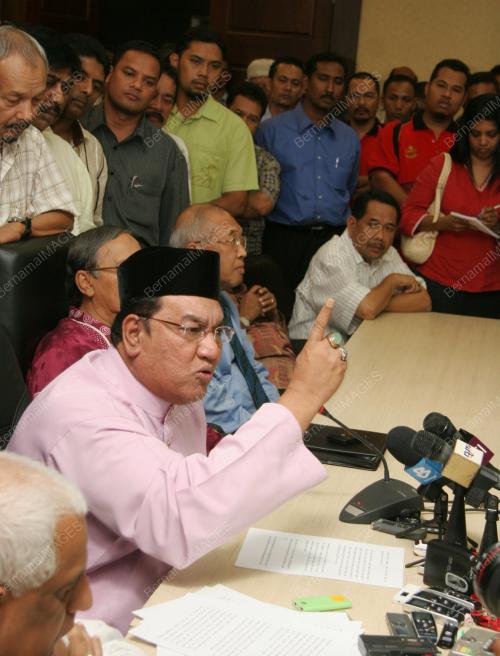 AHMAD ISMAIL
