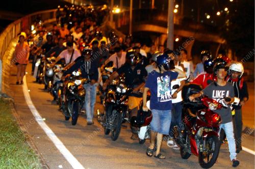 PG09_08102016_TOLAK_MOTOSIKAL