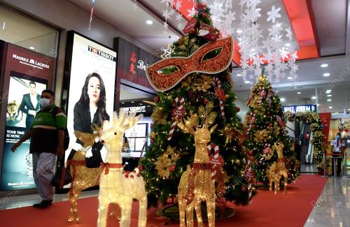 PERHIASAN HARI NATAL