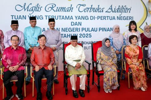 TUN AHMAD FUZI ABDUL RAZAK