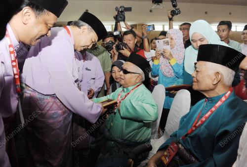 PG09_10092016_VETERAN_UMNO