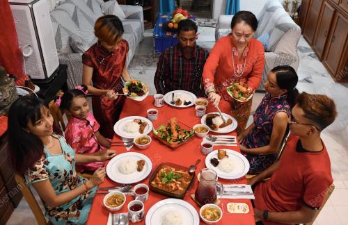 MAKAN BESAR