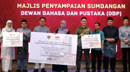 FADHLINA SIDEK