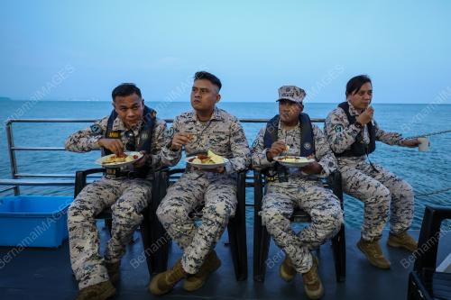 OPS KHAS PAGAR LAUT