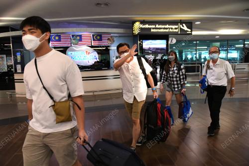 PROGRAM LALUAN PERJALANAN LENGKAP VAKSIN