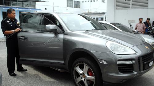 PG09_16122015_KERETA_CURI
